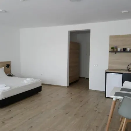 Aparthotel Primorsko شقة