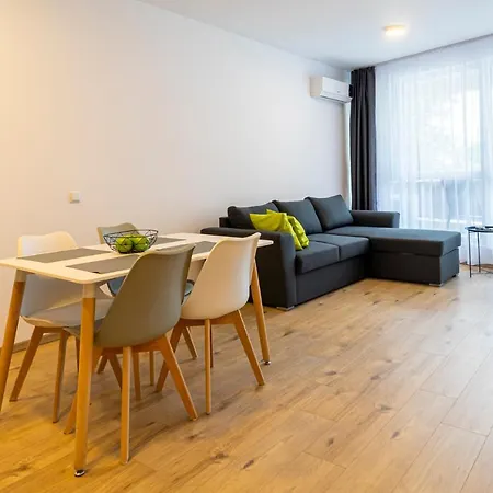Aparthotel Primorsko Apartment 2*