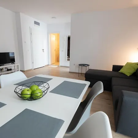 Apartment Aparthotel Primorsko 2*